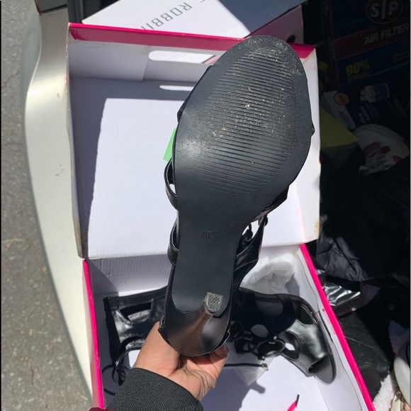 Heels - Picture 7 of 8